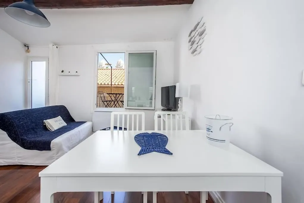 Au Coeur Du Panier Avec Terrasse 2 A 4 Personnes Climatisation Apartment Marseille